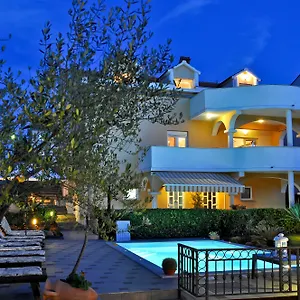 Vanilla With Heated Pool , Zadar Kroatien